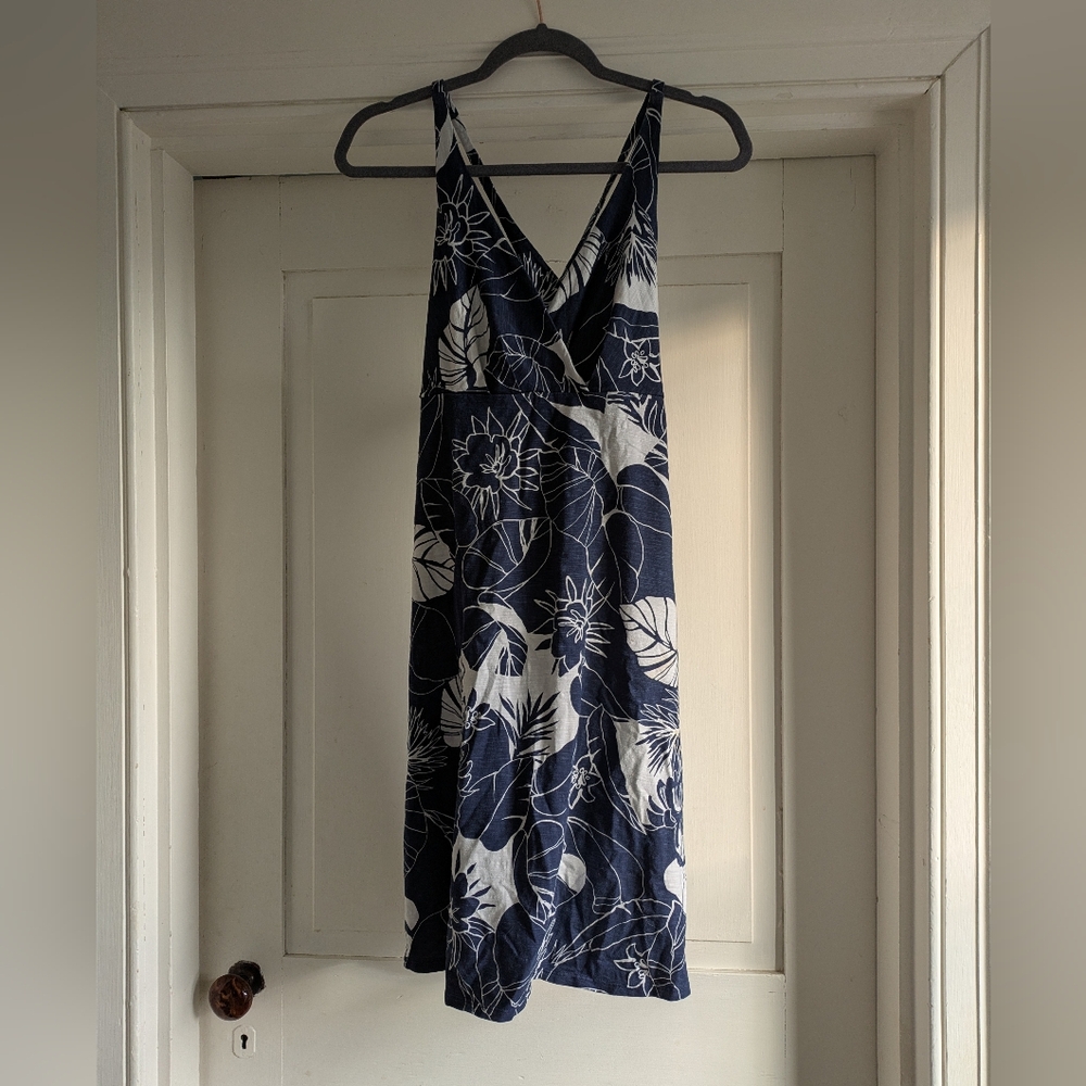 Patagonia Navy & White Floral Dress- M